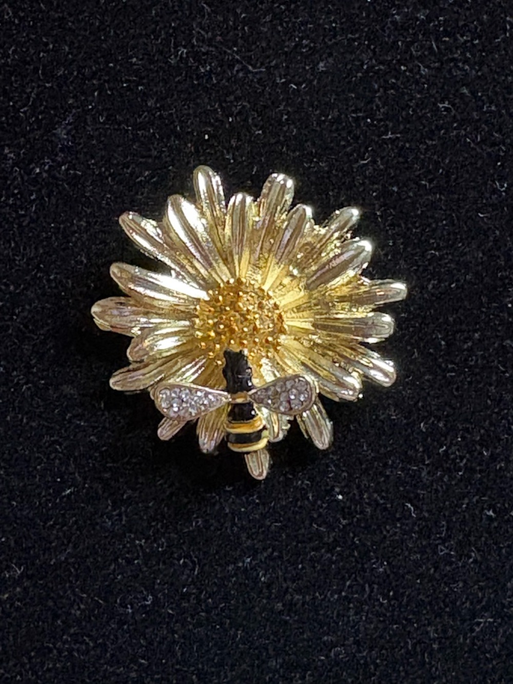 Flower w/ Bee Brooch
